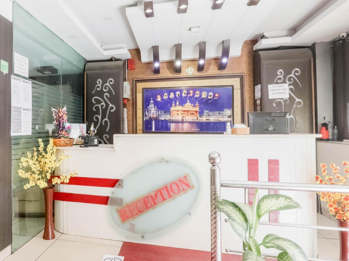 Oyo 79765 Hotel Samrat Λάκναου Εξωτερικό φωτογραφία
