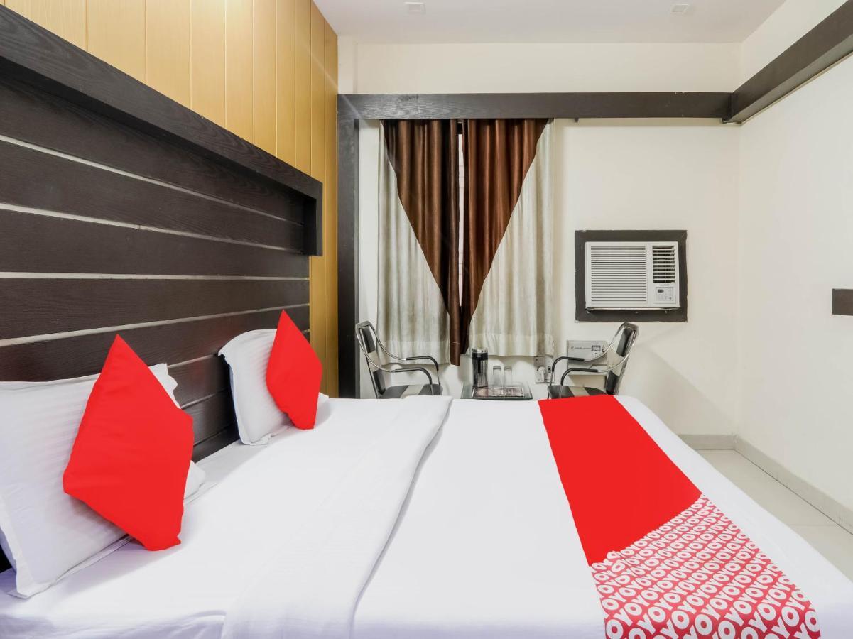 Oyo 79765 Hotel Samrat Λάκναου Εξωτερικό φωτογραφία